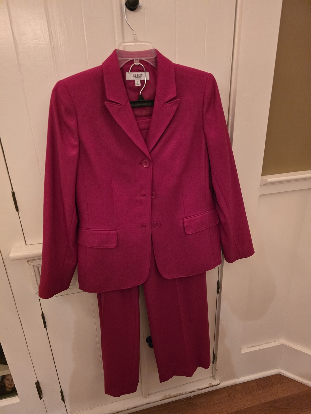 Le Suit Women's Fuchsia Blazer and Pants Suit